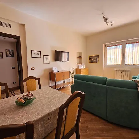 Edel House